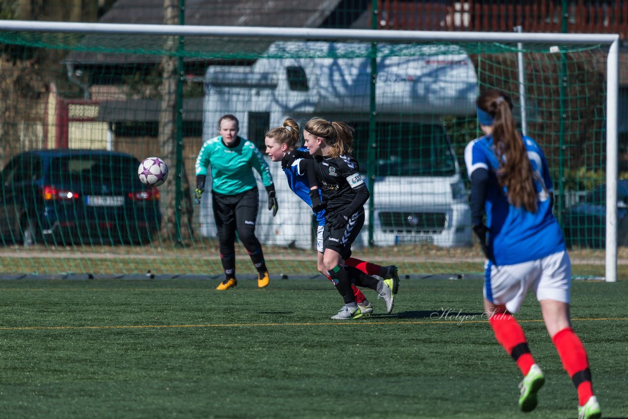 Bild 356 - B-Juniorinnen Halbfinale SVHU - Holstein Kiel : Ergebnis: 3:0